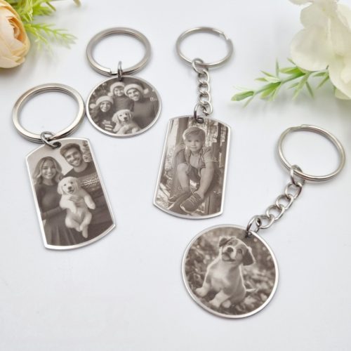 gravirozott_fenykepes_kulcstarto