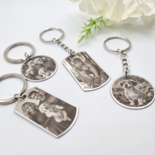 gravirozott_fenykepes_kulcstarto