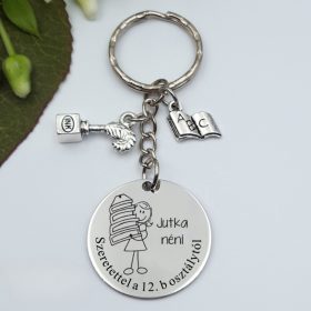 magyartanar_ajandek_kulcstarto