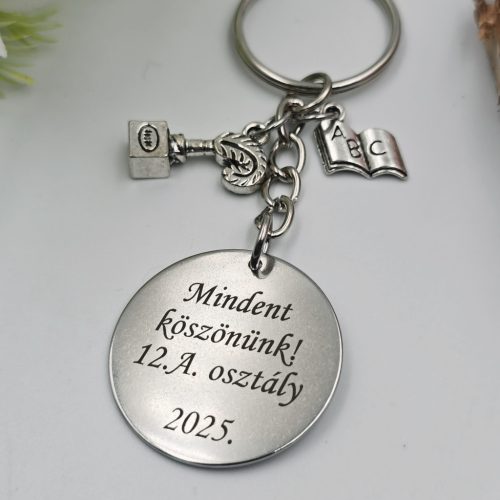 Ballagási kulcstartó magyartanároknak, ajándék magyar tanárnak 