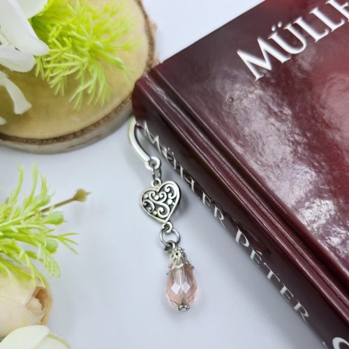 "Yara" - könyvjelző rózsaszín üveggyönggyel, szív charmmal