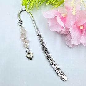   "Keily" - könyvjelző ásványtörmelék rózsakvarccal, szív charmmal