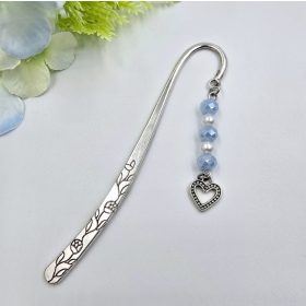   "Juliet" - könyvjelző csillogó kék csiszolt gyöngyökkel, szív charmmal