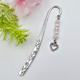   "Juliet" - könyvjelző csillogó rózsaszín csiszolt gyöngyökkel, szív charmmal