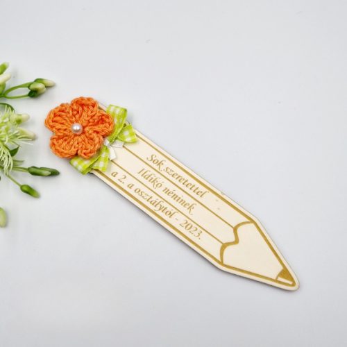 horgolt_konyvjelzo_viraggal