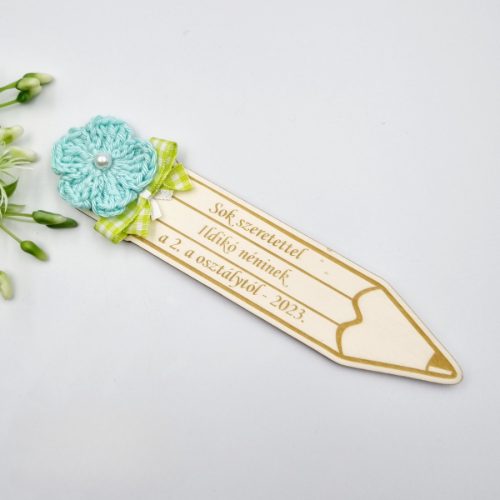 horgolt_konyvjelzo_viraggal