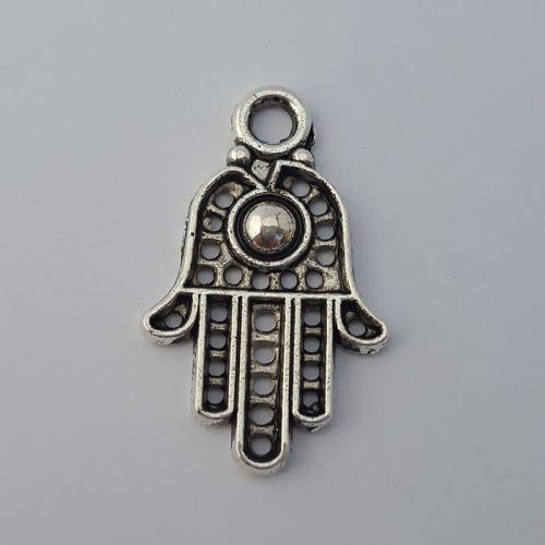 Hamsa charm 04.