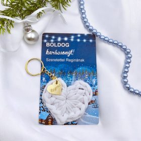   Horgolt szív kulcstartó gravírozott medállal, egyedi karácsonyi ajándékkártyán- 4 (több szín)