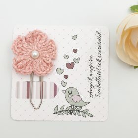 Horgolt virágos könyvjelző óriás gémkapoccsal, egyedi ajándék anyák napjára 