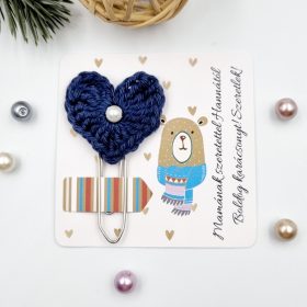   Horgolt szivecskés könyvjelző óriás gémkapoccsal, karácsonyi ajándékkártyán - 05