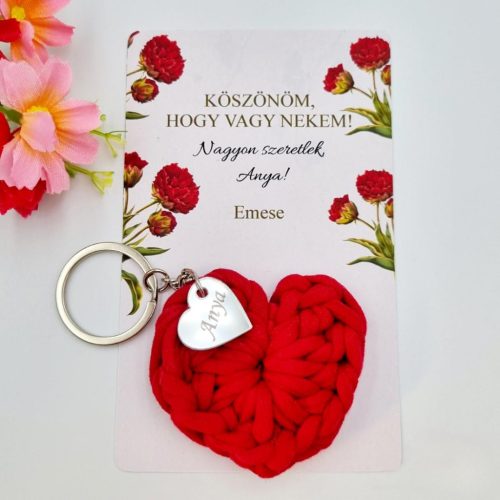 Horgolt szív kulcstartó gravírozott medállal, egyedi ajándékkártyán - 6 (több szín)