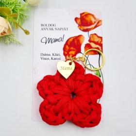 Ajándék anyák napjára, horgolt virág kulcstartó egyedi medállal, ajándékkártyával