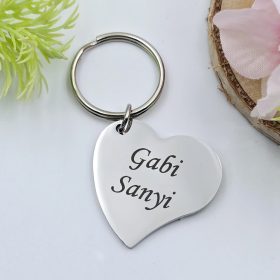 Gravírozott alap kulcstartó saját felirattal - szív medállal "