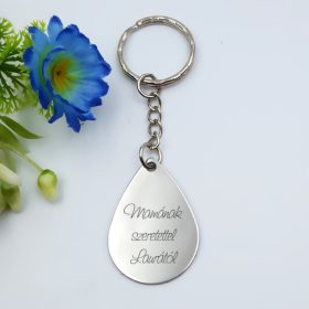  Gravírozott alap kulcstartó saját felirattal - csepp alakú medállal