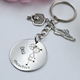 Ajándék női kosárlabdázónak - kulcstartó grafikával, egyedi névvel, felirattal, nő