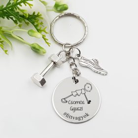 Ajándék sportolónak - kulcstartó grafikával, egyedi névvel, felirattal