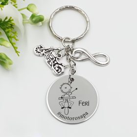 Ajándék motorosnak - kulcstartó grafikával, egyedi névvel, felirattal, férfi