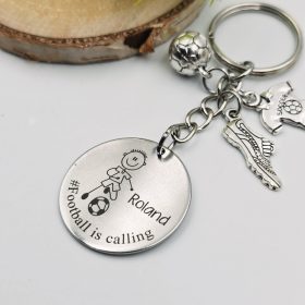 Ajándék focistának - kulcstartó grafikával, egyedi névvel, felirattal