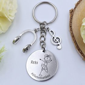 Ajándék táncosnőnek - kulcstartó grafikával, egyedi névvel, felirattal 