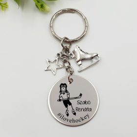  Ajándék női jégkorongosnak - kulcstartó grafikával, hokis ajándék 