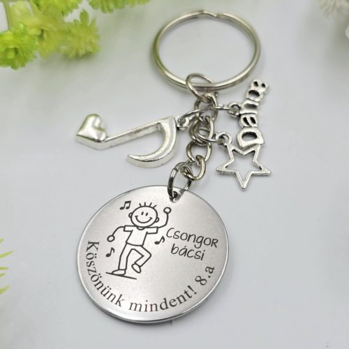 Ajándék táncosoknak - táncos kulcstartó grafikával, egyedi névvel, felirattal