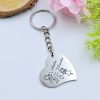 Szív kulcstartó szerelmeseknek, egyedi nevekkel, ajándék Valentin-napra 
