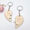 Fa páros kulcstartó egyedi nevekkel, ajándék szerelmeseknek Valentin-napra 