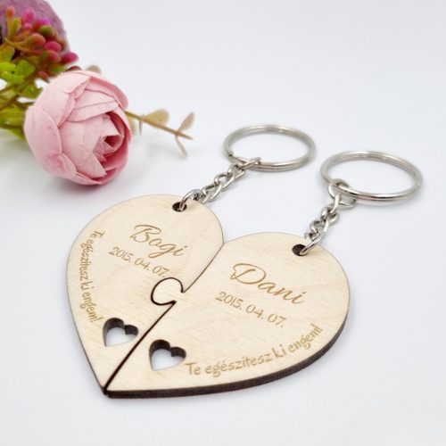 Fa páros kulcstartó egyedi nevekkel, ajándék szerelmeseknek Valentin-napra 