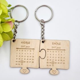 ajándék szerelmeseknek Valentin-napra, fa páros naptár kulcstartó egyedi nevekkel, dátummal
