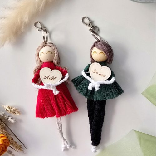 Egyedi, személyre szabható makramé kulcstartó figura