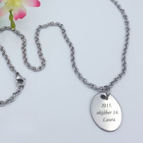 Nyaklánc medállal, személyre szabott felirattal 22. 