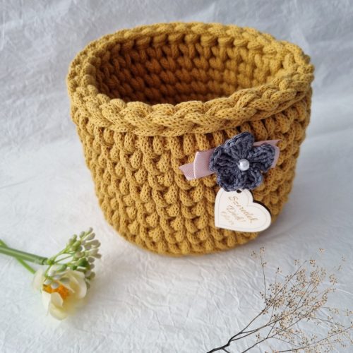 Horgolt tárolókosár egyedi felirattal (029)