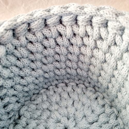 Horgolt tárolókosár egyedi felirattal (044)