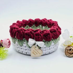 Horgolt tulipános tárolókosár egyedi felirattal (093) 