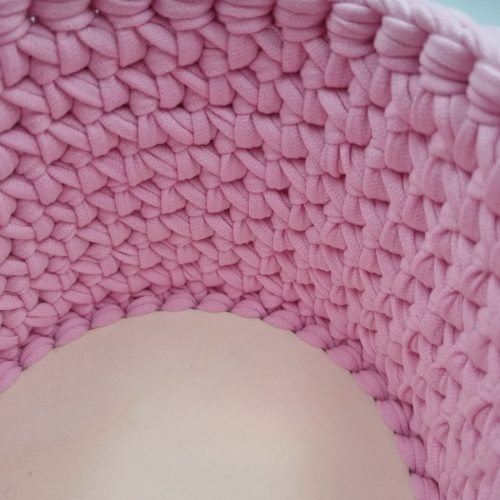 Horgolt tárolókosár egyedi felirattal (099) 