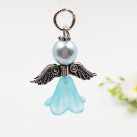 Angyalka charm - világoskék akril és teklagyöngyből