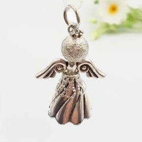   Angyalka charm - ezüst színű fém szoknyával és teklagyöngyből