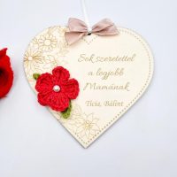 Gravírozott fa díszek