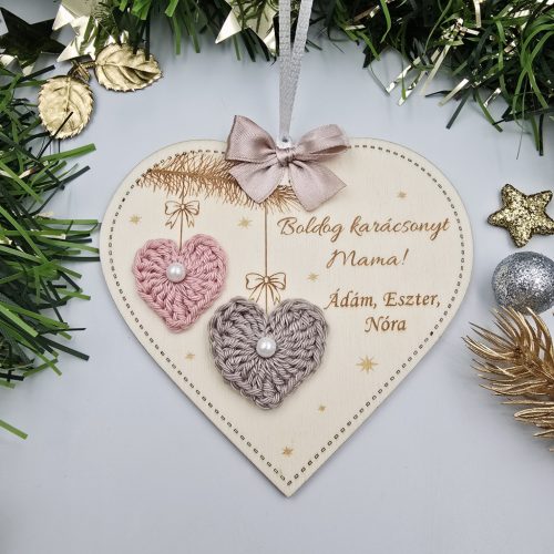 Egyedi feliratos karácsonyi gravírozott fa dísz horgolt mintával (több szín)