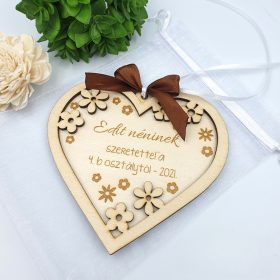 Egyedi feliratos szív alakú gravírozott dísz - natur