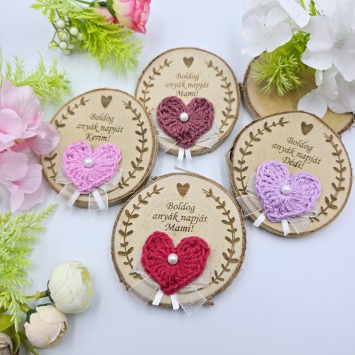 Gravírozott fa hűtőmágnes, ajándék anyák napjára nagymamának 