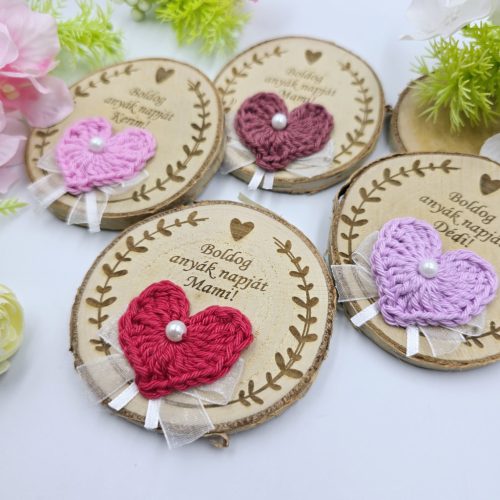 Gravírozott fa hűtőmágnes, ajándék anyák napjára nagymamának 