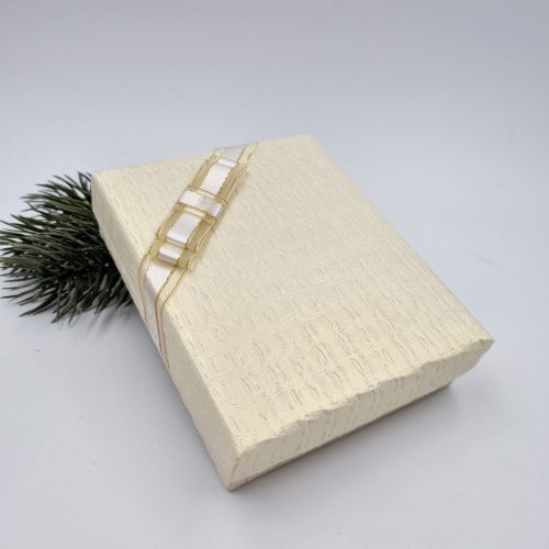 Gravírozott fa karácsonyfadísz egyedi névvel (04) (7 cm)