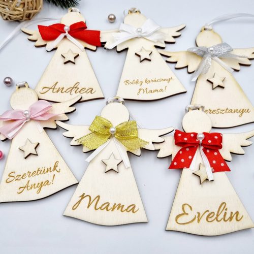 Gravírozott fa karácsonyfadísz egyedi névvel, angyalka (015)