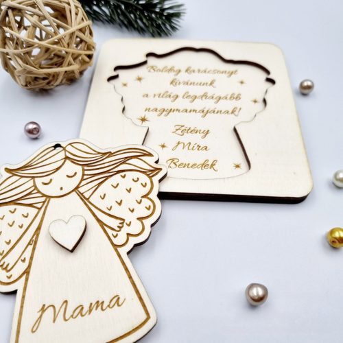 Gravírozott fa karácsonyfadísz egyedi névvel, üzenetküldő keretben (angyalka)