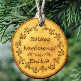   Gravírozott természetes fakorong karácsonyfadísz egyedi névvel