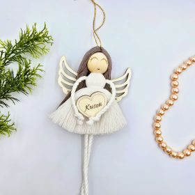   Makramé angyalka, karácsonyfadísz egyedi névvel (Kb. 16 cm)