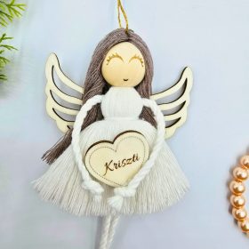   Makramé angyalka, karácsonyfadísz egyedi névvel (Kb. 16 cm)
