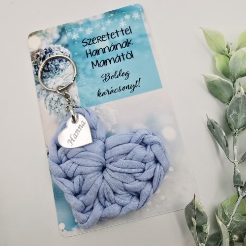 Ajándékdoboz horgolt szív kulcstartóval és gyöngyös tollal
