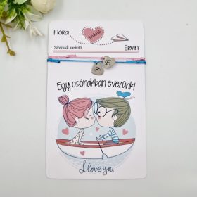   Ajándék szerelmeseknek, páros gravírozott karkötő szív medállal